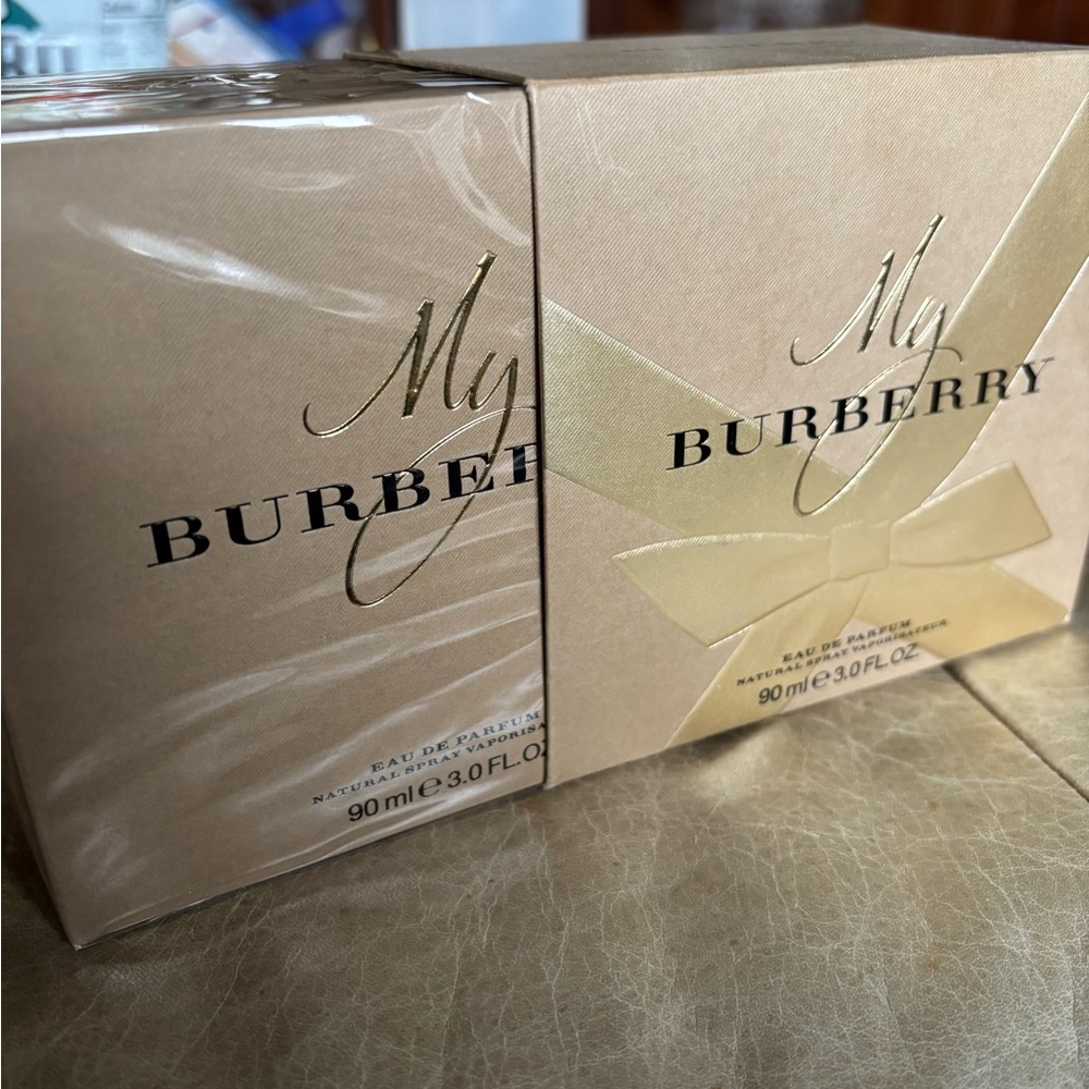 Burberry My Burberry Eau de Parfum with Gold Ribbon - Picture 3 of 7